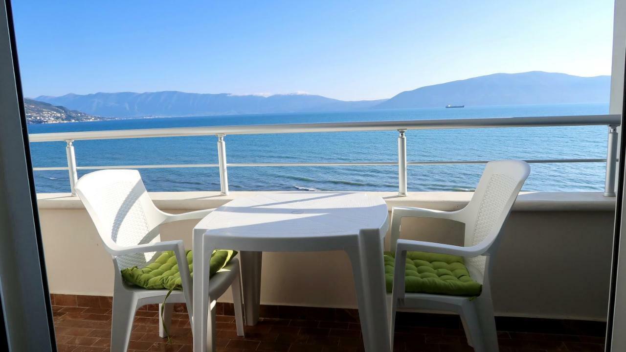 On The Beach Vlorë Extérieur photo